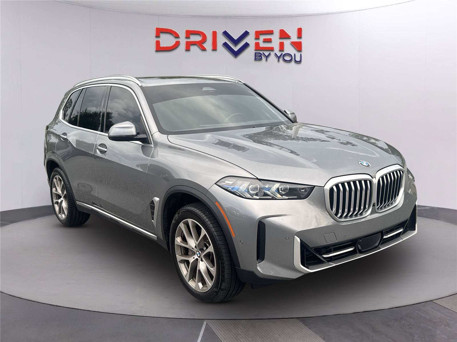 Used 2026 BMW X5 sDrive40i w/ Premium Package RWD image 2