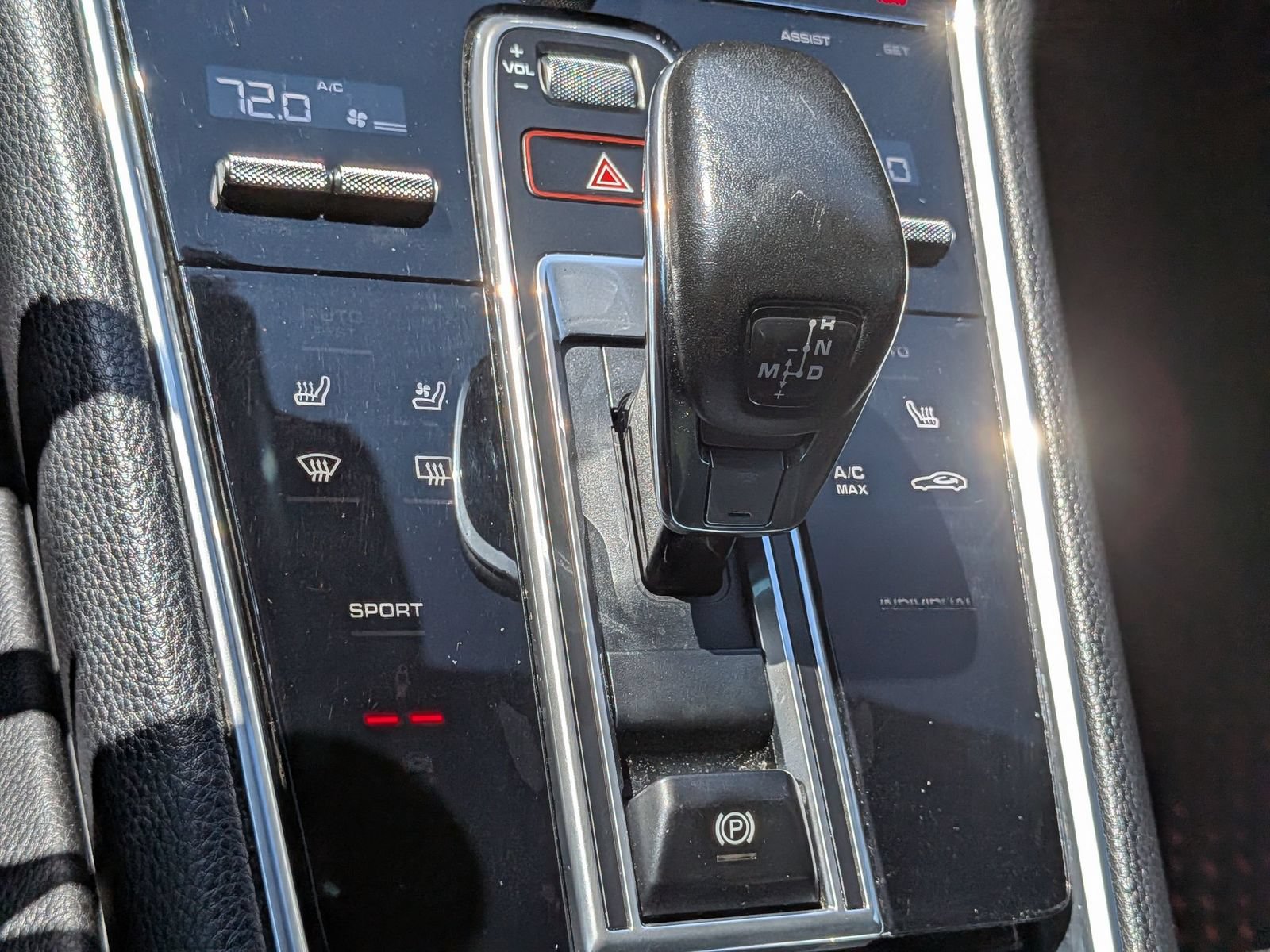 Used 2020 Porsche Panamera RWD image 26
