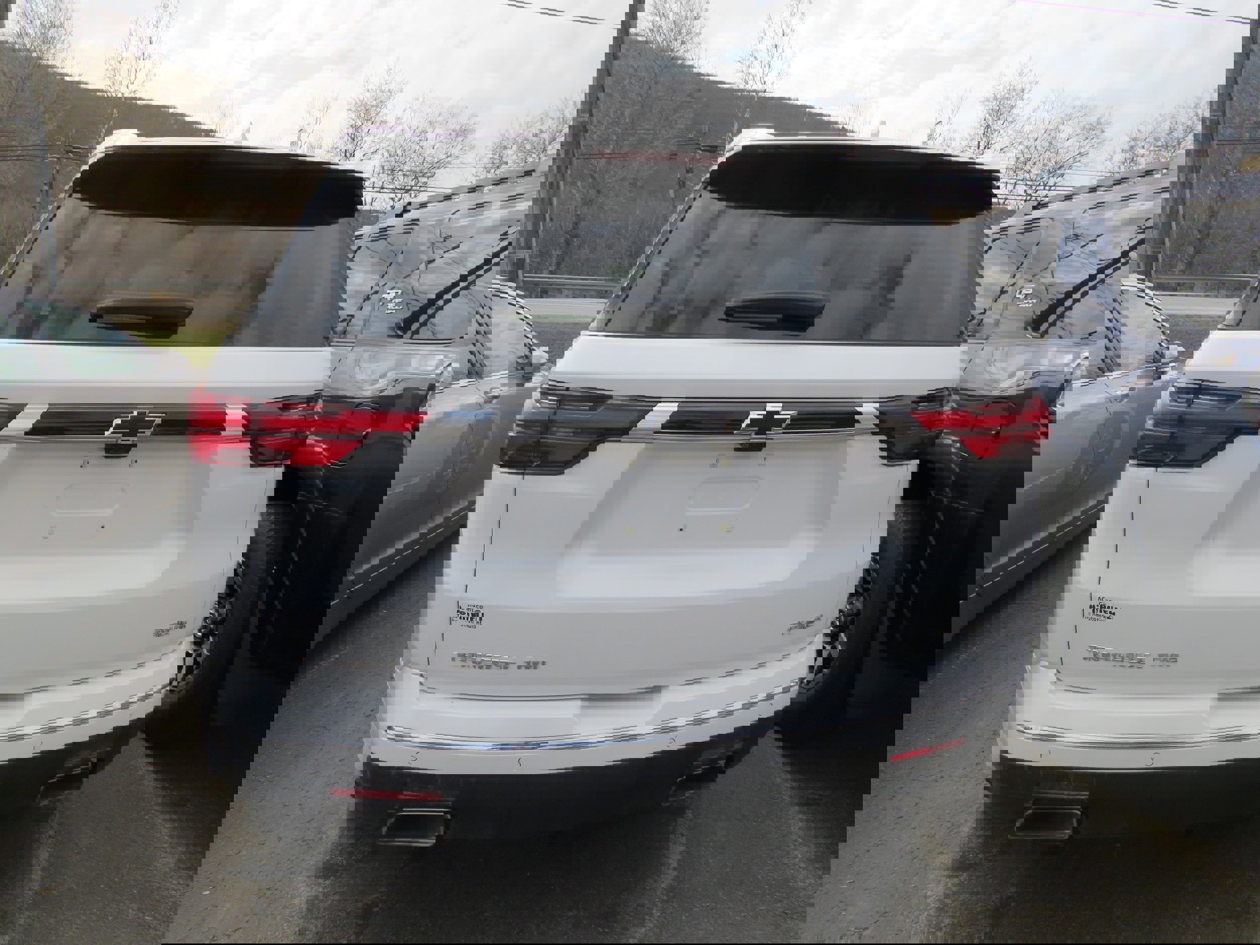 Used 2023 Chevrolet Traverse Premier image 5