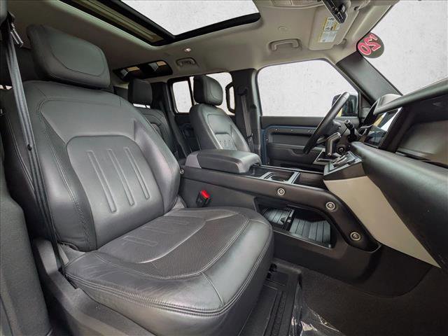 Used 2020 Land Rover Defender 110 HSE image 23