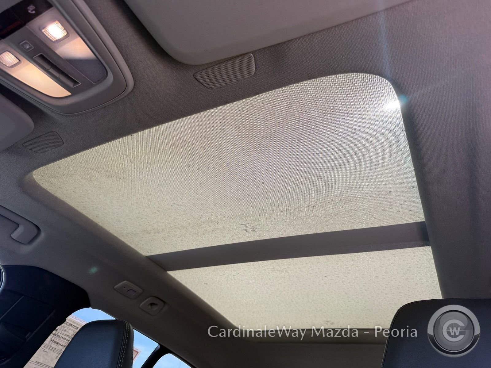 Used 2025 Volvo XC40 B5 Plus image 28