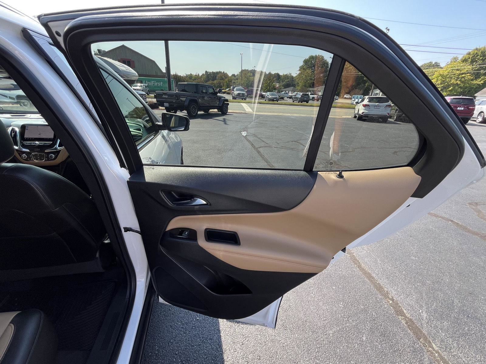 Used 2022 Chevrolet Equinox Premier image 17
