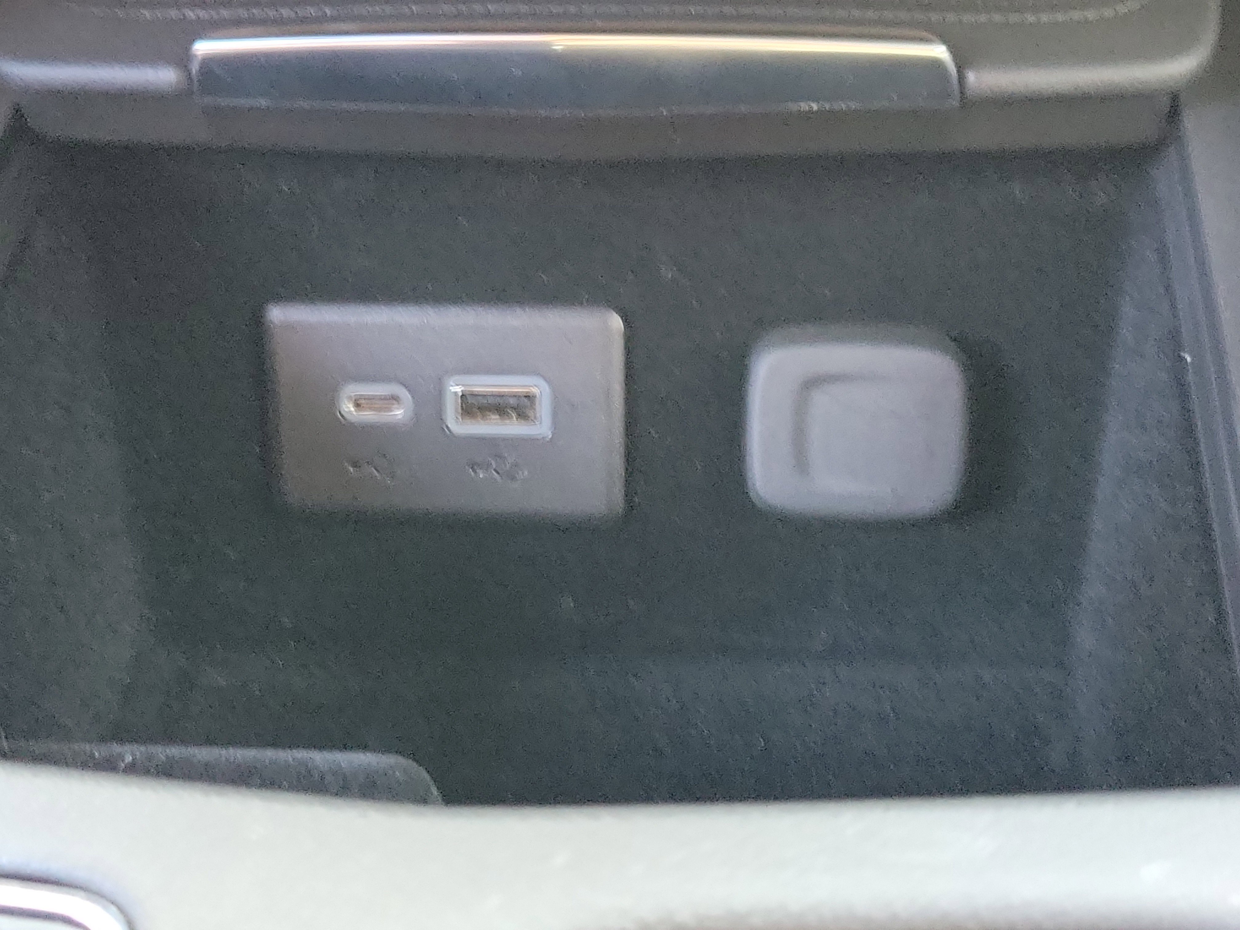 Used 2023 Cadillac XT4 Premium Luxury w/ Enhanced Visibility Package image 32