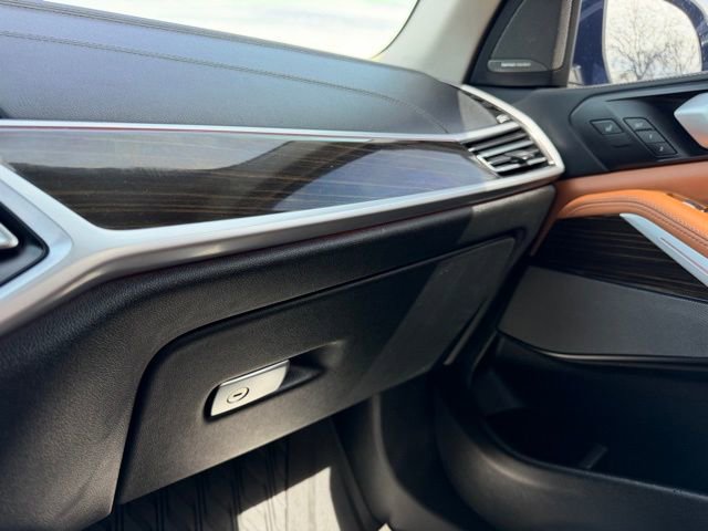 Used 2020 BMW X7 xDrive40i w/ Premium Package AWD/4WD image 41