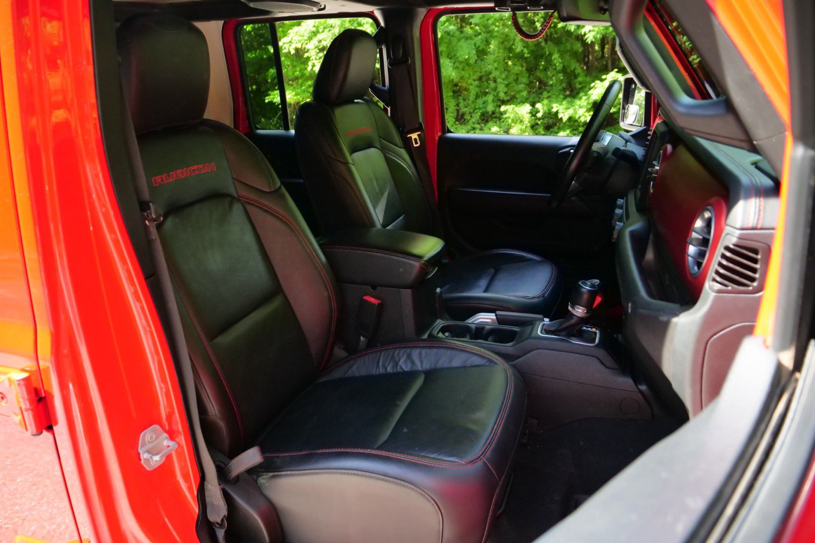 Used 2018 Jeep Wrangler Unlimited Rubicon AWD/4WD image 38