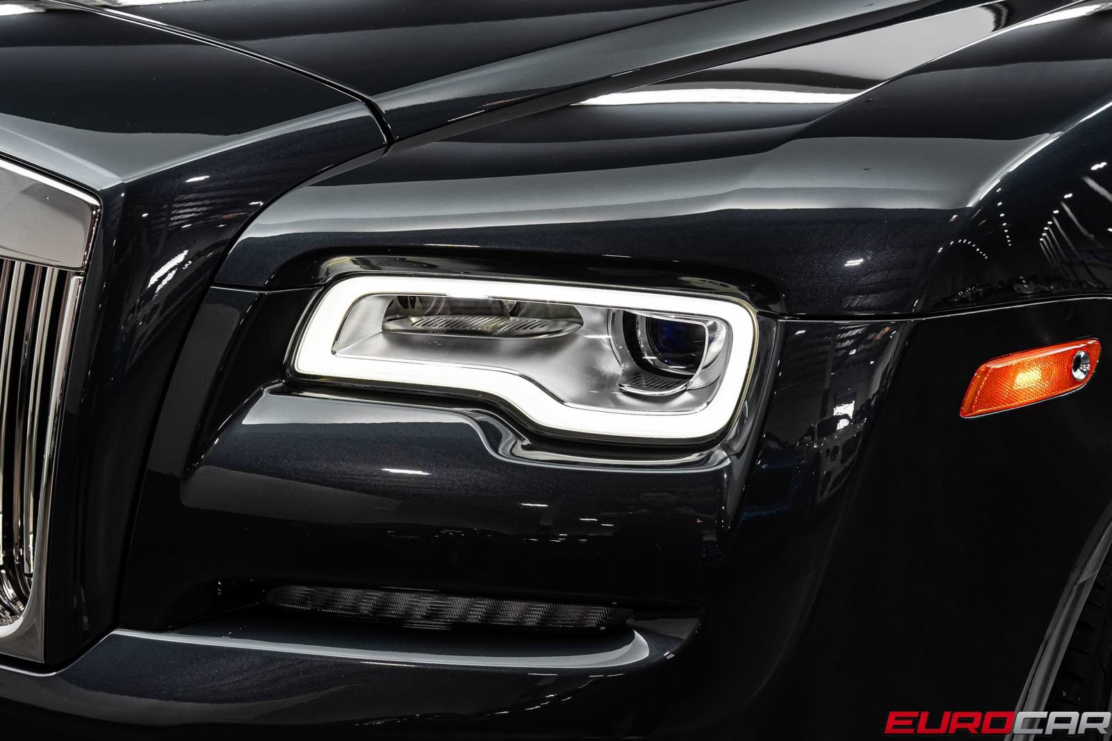 Used 2018 Rolls-Royce Dawn RWD image 13