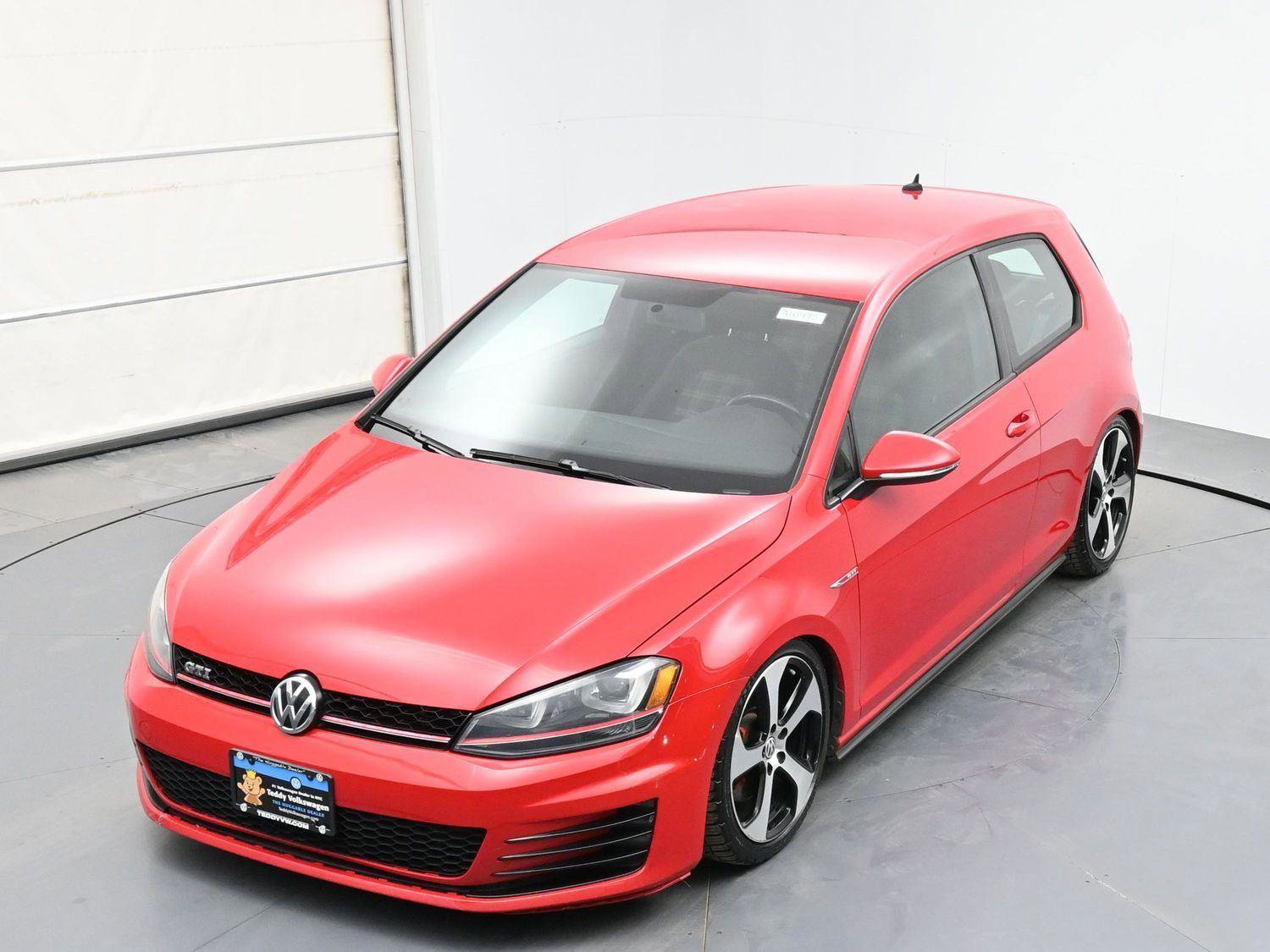 Used 2015 Volkswagen Golf S image 34