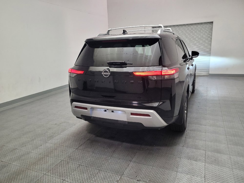 Used 2022 Nissan Pathfinder SL w/ SL Black Package FWD image 7
