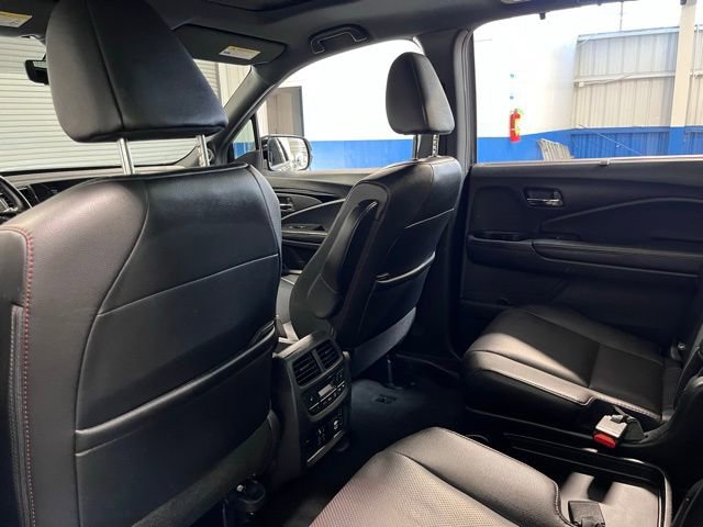 Used 2020 Honda Pilot Black Edition image 17