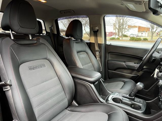 Used 2016 GMC Canyon SLE w/ All Terrain Package image 24