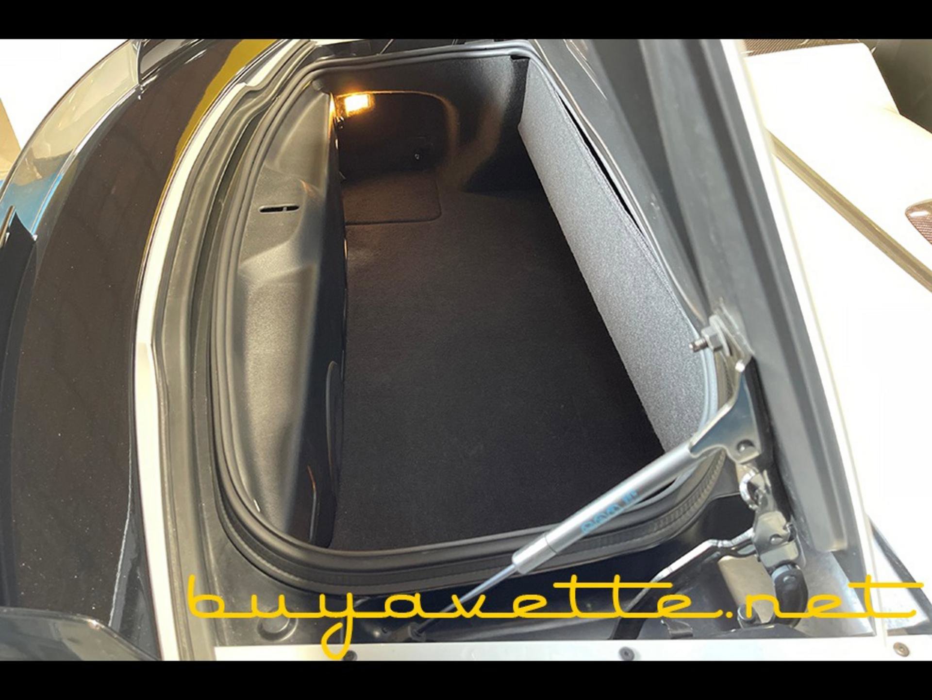 Used 2015 Chevrolet Corvette Z06 w/ 3LZ Preferred Equipment Group RWD image 26