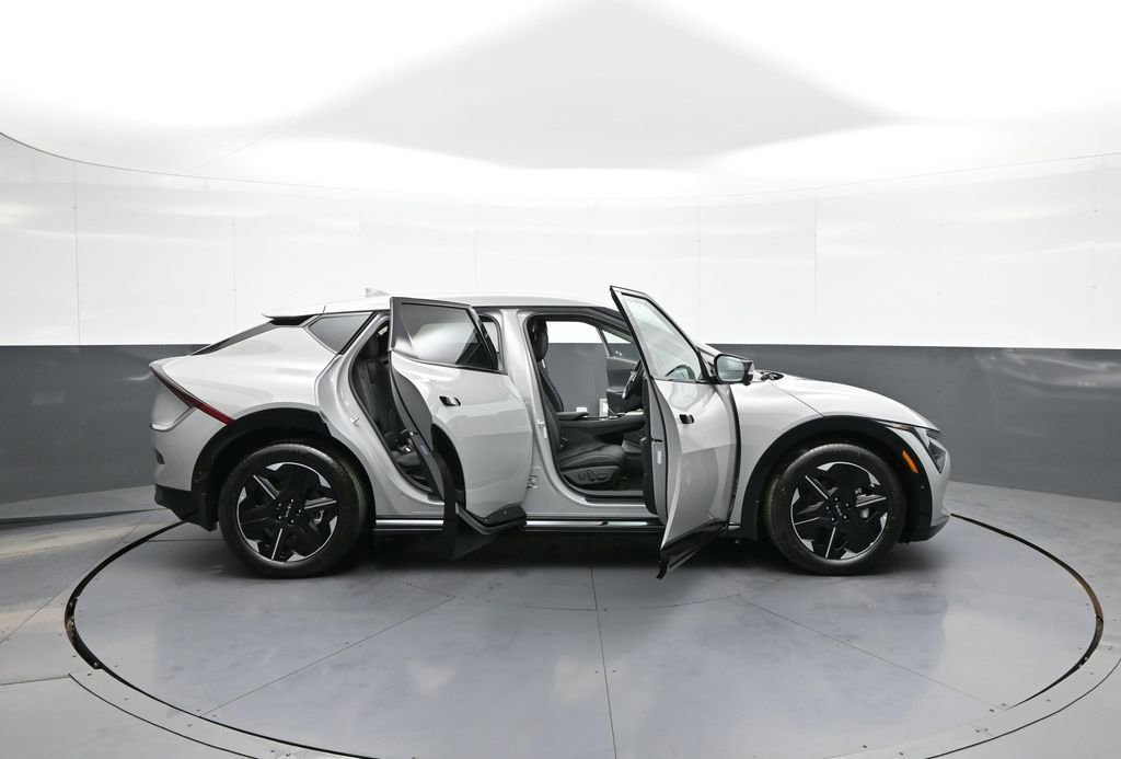 New 2025 Kia EV6 Wind image 43