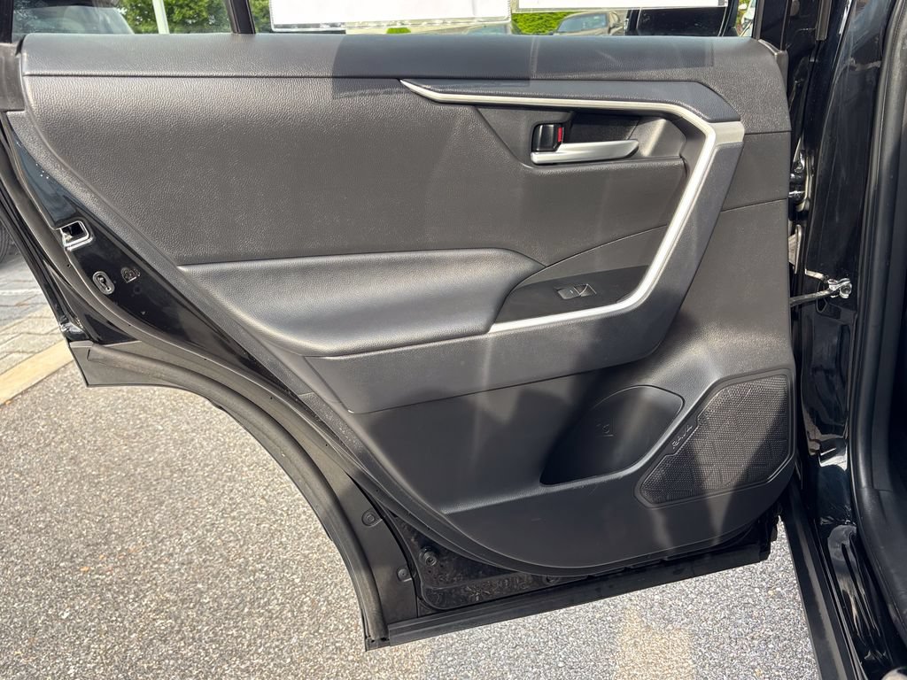 Used 2025 Toyota RAV4 XLE AWD/4WD image 43