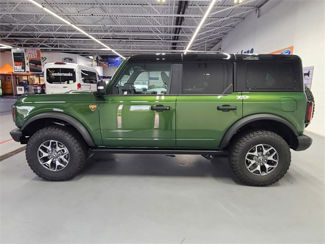 New 2025 Ford Bronco Badlands image 8