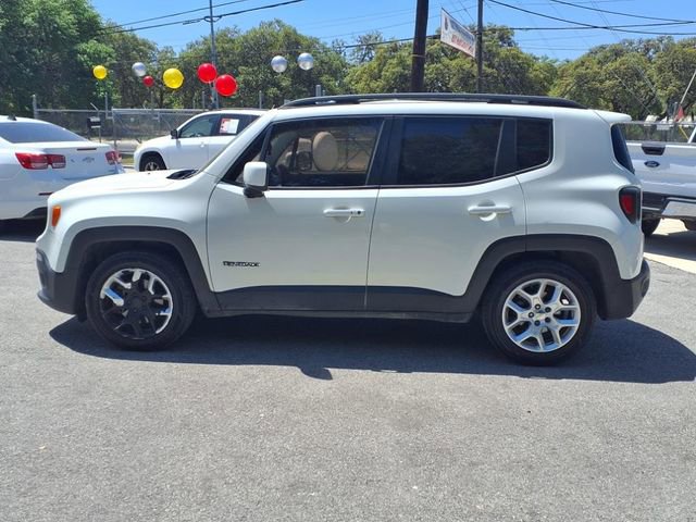 Used 2016 Jeep Renegade Latitude FWD image 4