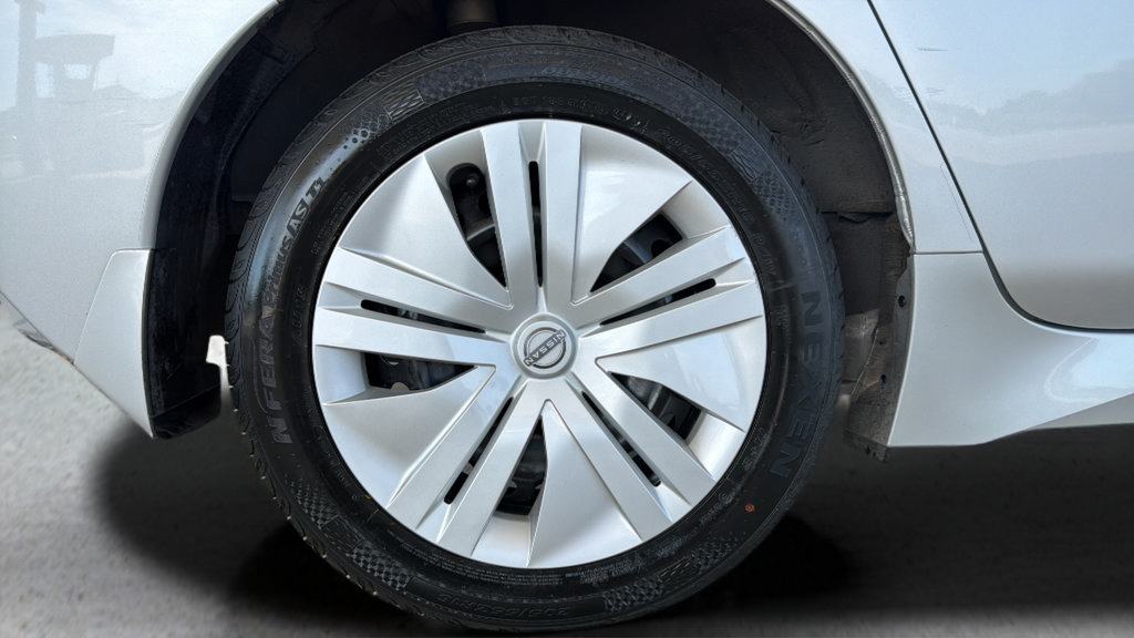 Certified 2025 Nissan Leaf S FWD image 13