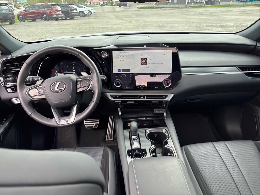 Used 2024 Lexus RX 500h F Sport w/ Convenience Package image 22