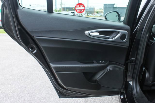 Used 2024 Alfa Romeo Giulia Ti AWD/4WD image 31