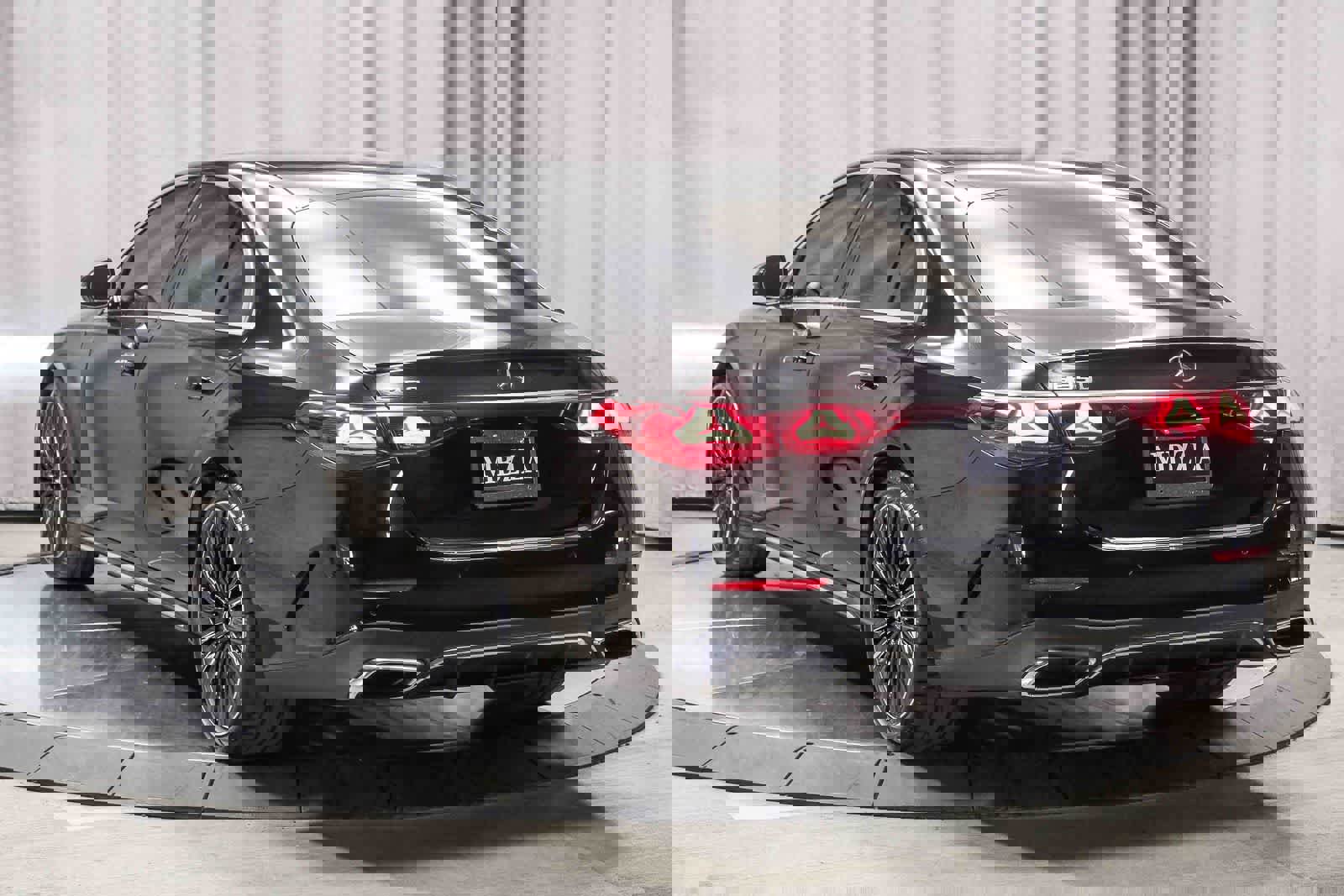 Used 2025 Mercedes-Benz E 350 Sedan image 2