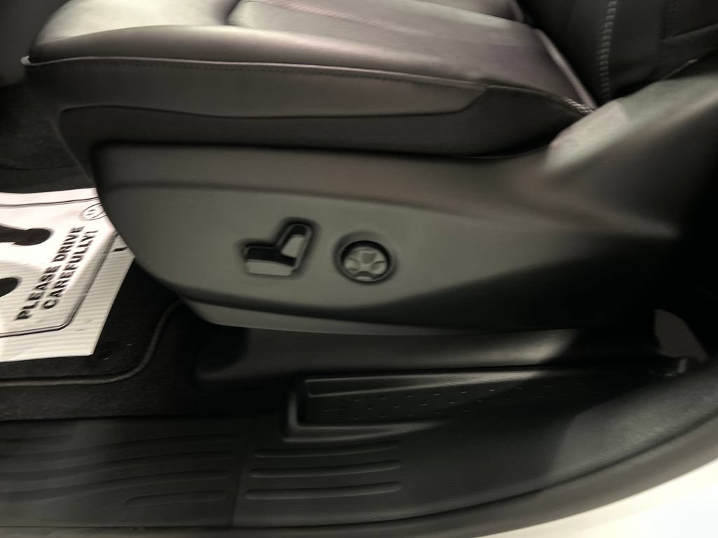 New 2027 Chrysler Pacifica Select FWD image 11