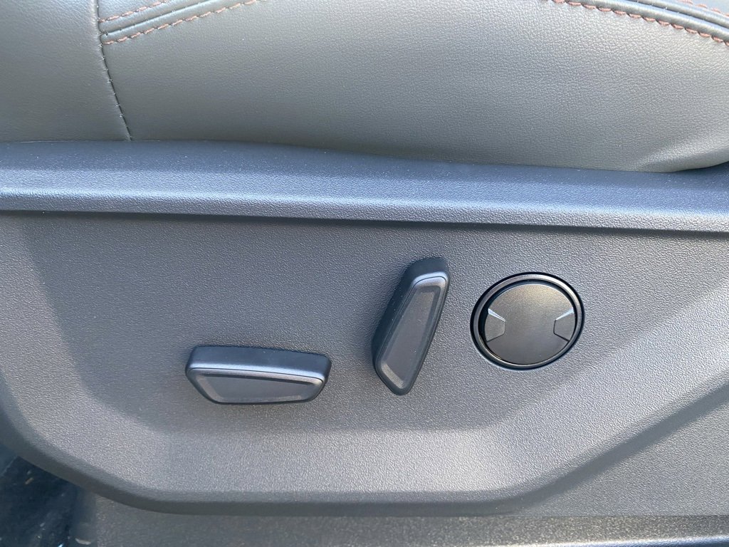 New 2025 Ford Expedition Active image 15