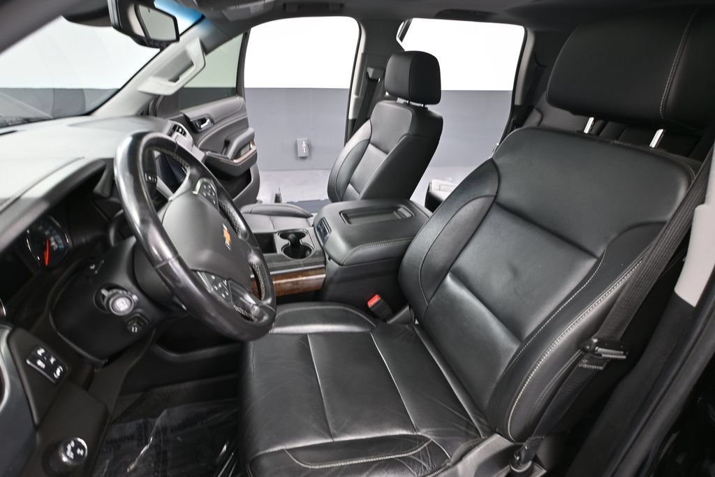 Used 2019 Chevrolet Tahoe LT w/ RST Edition AWD/4WD image 28