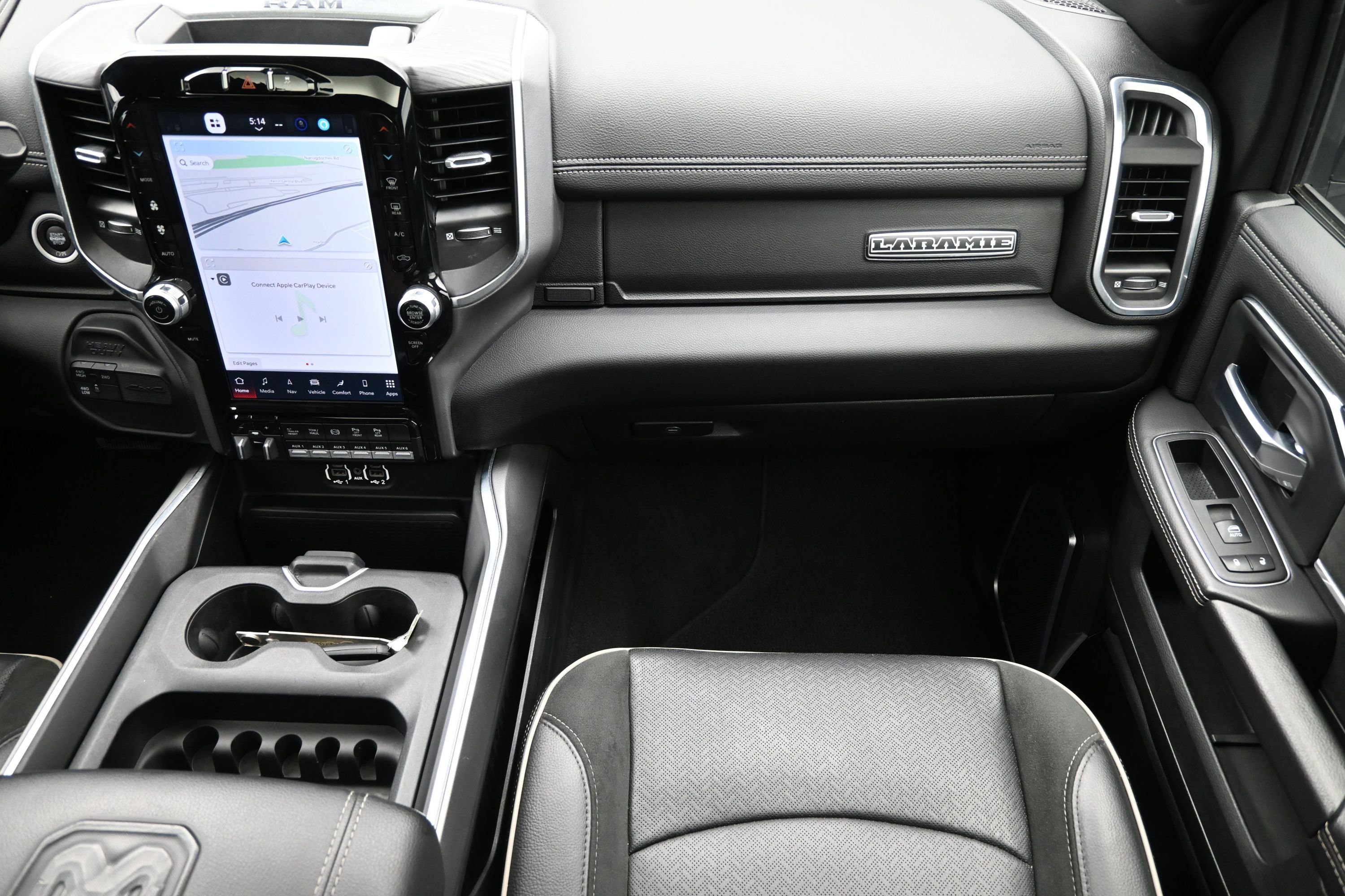 Used 2024 RAM 3500 Laramie w/ Night Edition AWD/4WD image 38