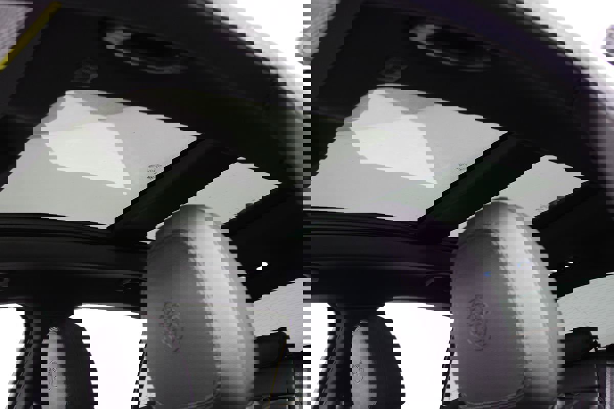 Used 2023 Alfa Romeo Stelvio Veloce image 28