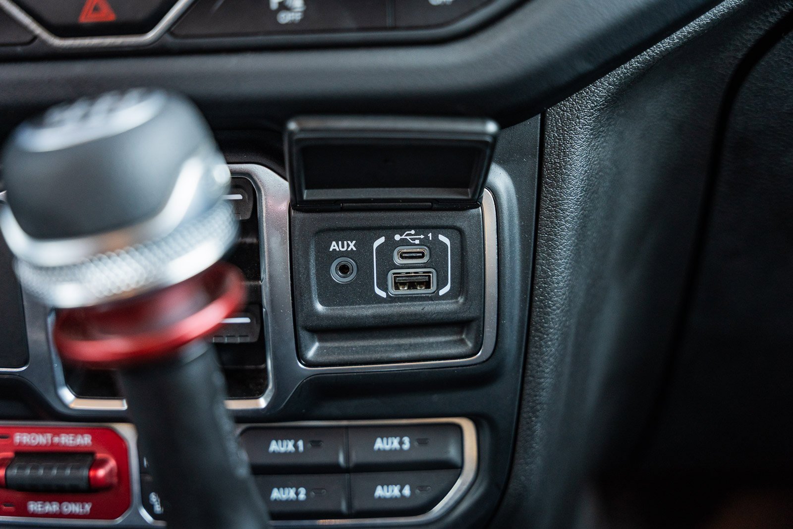 Used 2024 Jeep Wrangler Unlimited Rubicon w/ Technology Group image 34