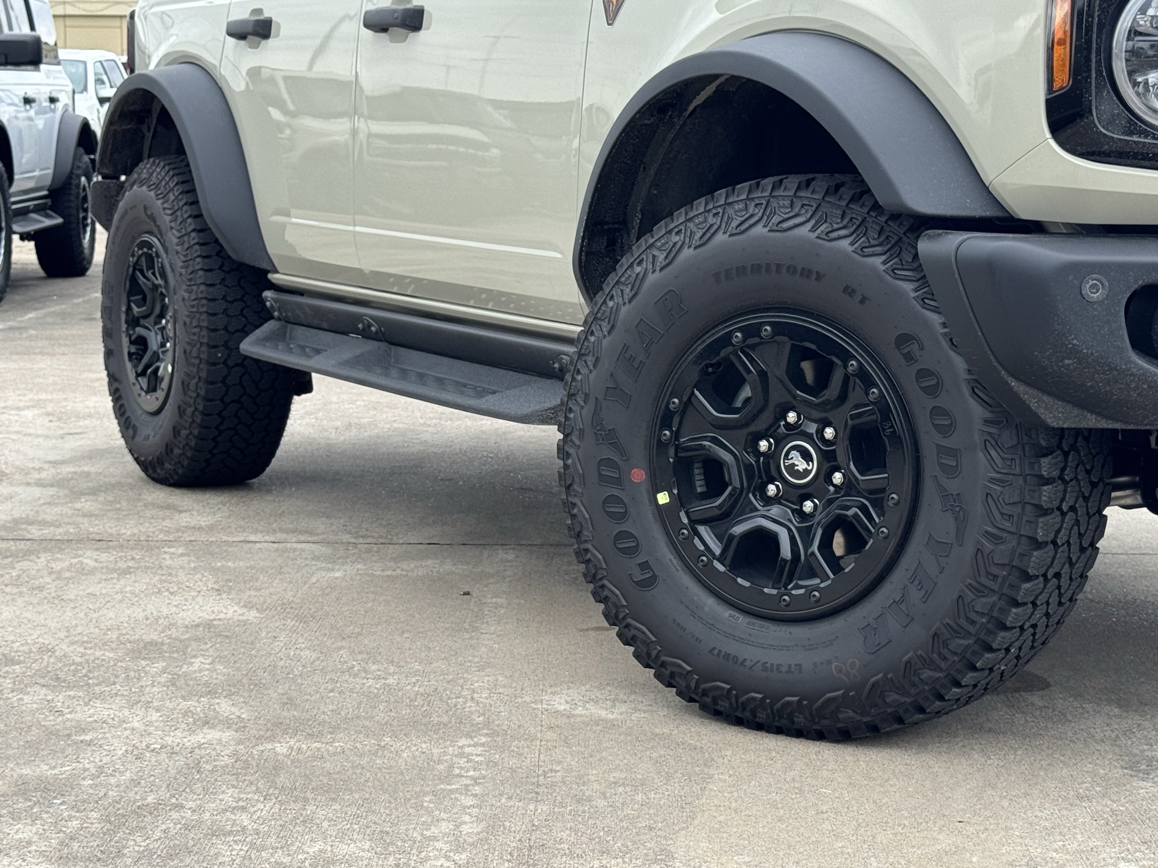 New 2026 Ford Bronco Badlands AWD/4WD image 3