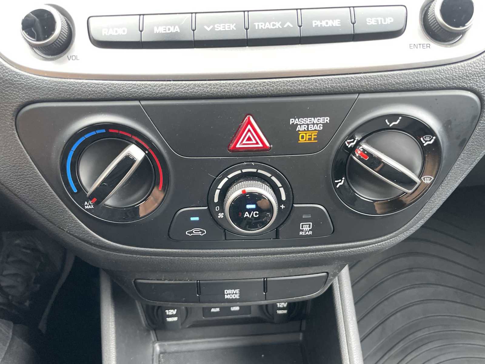 Used 2022 Hyundai Accent SE image 16