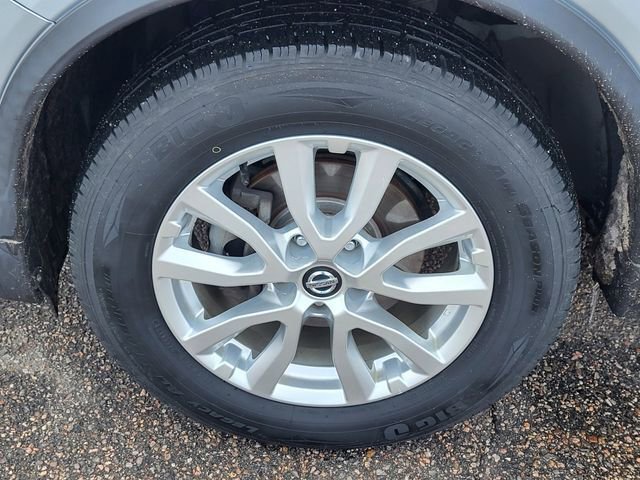 Used 2018 Nissan Rogue SV image 10