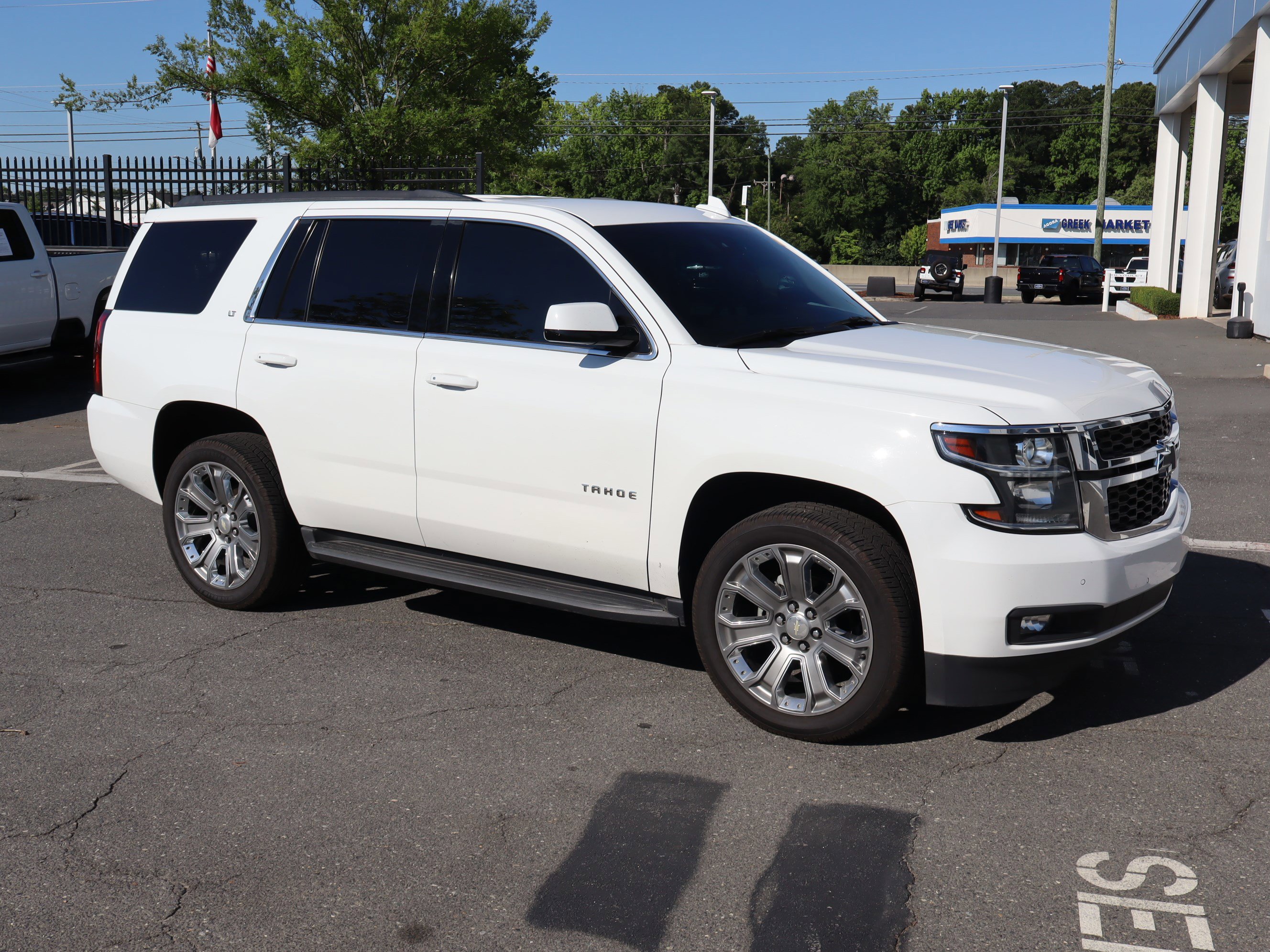 Used 2017 Chevrolet Tahoe LT w/ Luxury Package RWD image 13