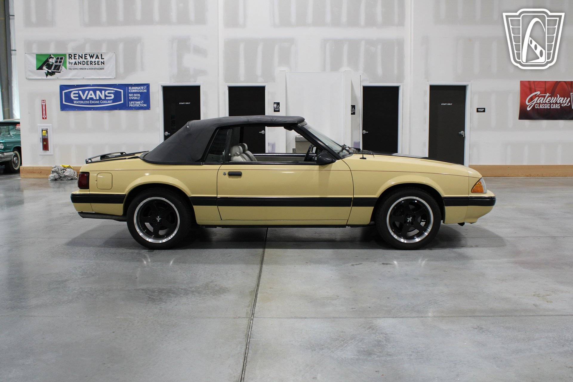 Used 1987 Ford Mustang LX image 38