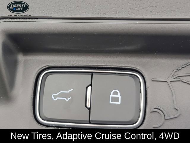 Used 2023 Ford Explorer XLT w/ Equipment Group 202A AWD/4WD image 17