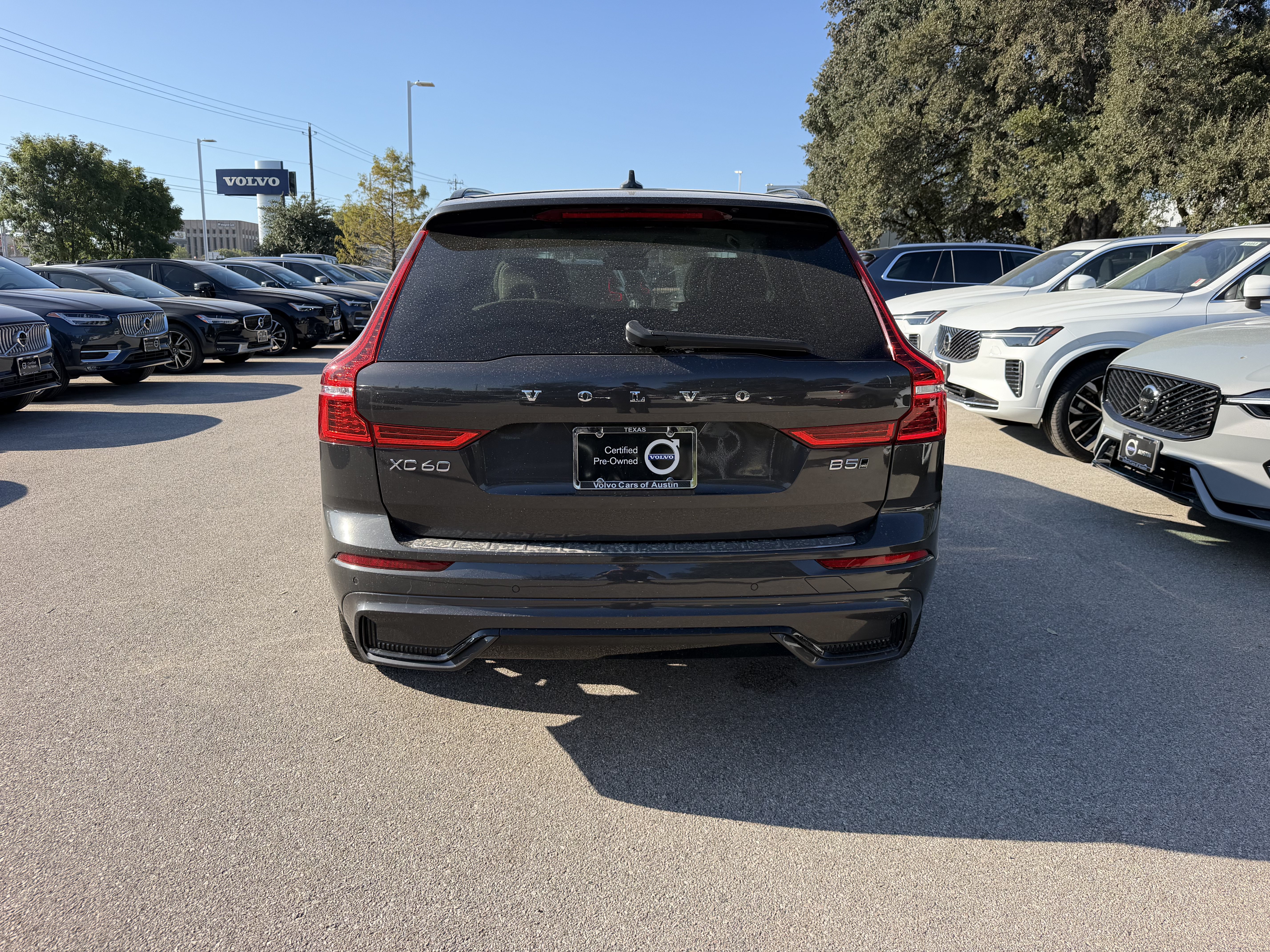 Certified 2024 Volvo XC60 B5 Plus w/ Protection Package Premier AWD/4WD image 5