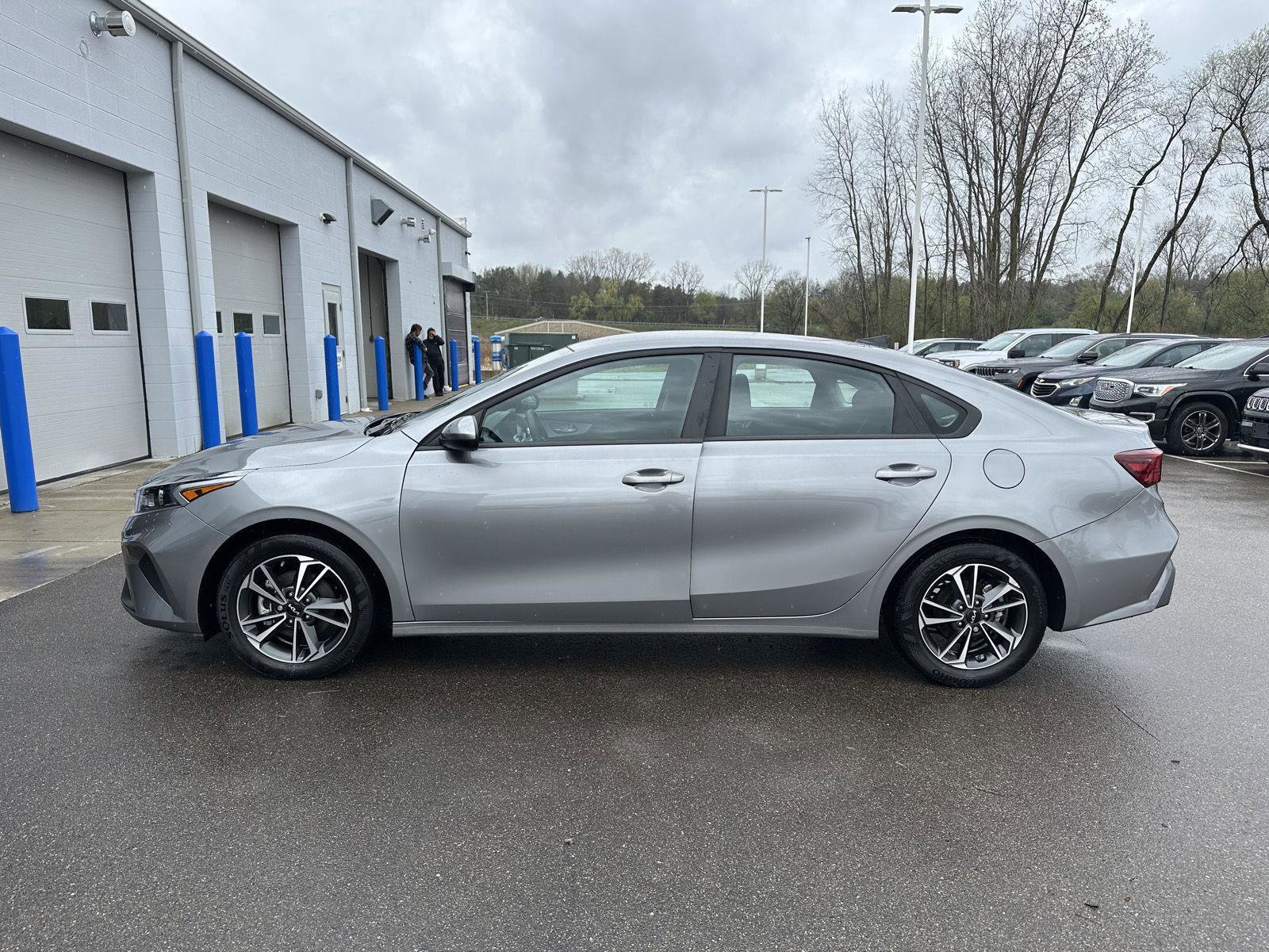 Used 2024 Kia Forte LXS FWD image 2