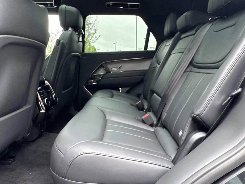 New 2026 Land Rover Range Rover Sport Dynamic SE AWD/4WD image 14