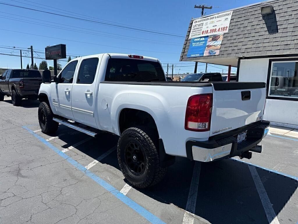 Used 2010 GMC Sierra 2500 SLT w/ SLT Convenience Package AWD/4WD image 7