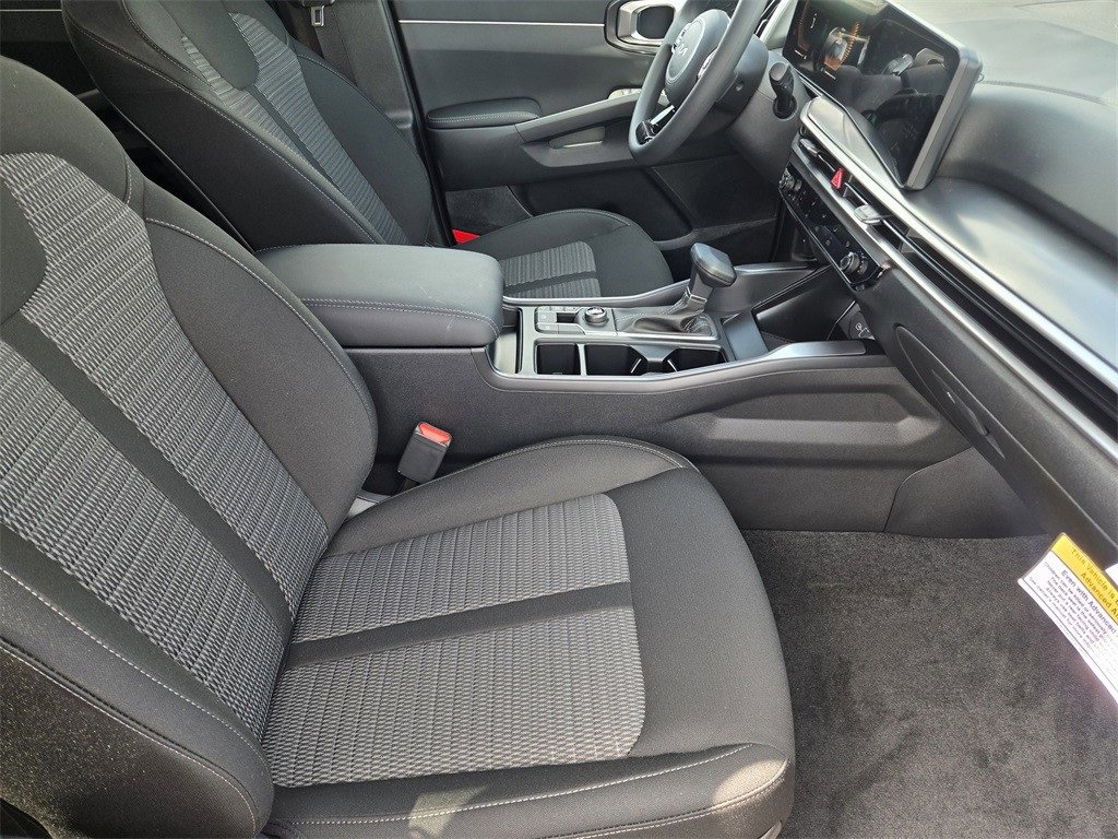 New 2025 Kia Sorento LX image 10