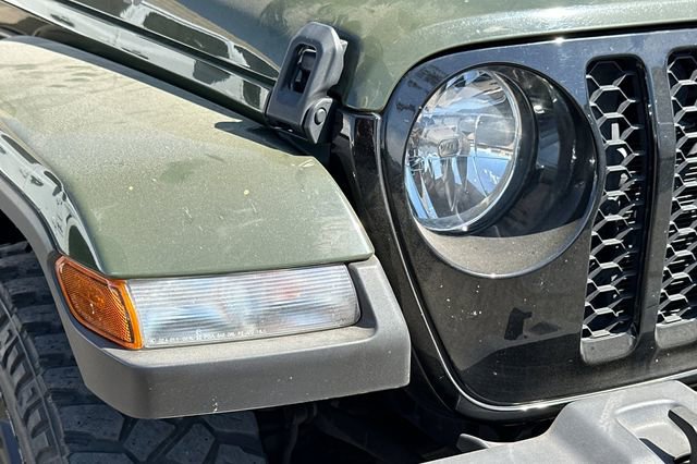 Used 2023 Jeep Gladiator Willys image 10