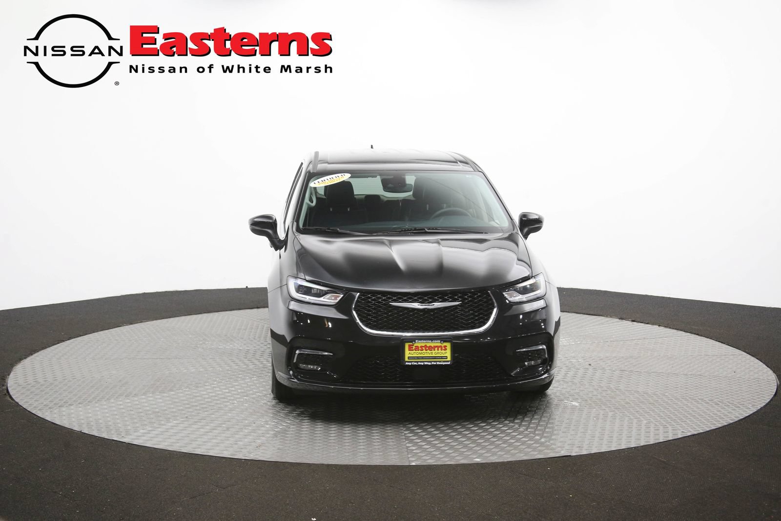 Used 2023 Chrysler Pacifica Touring-L FWD image 54