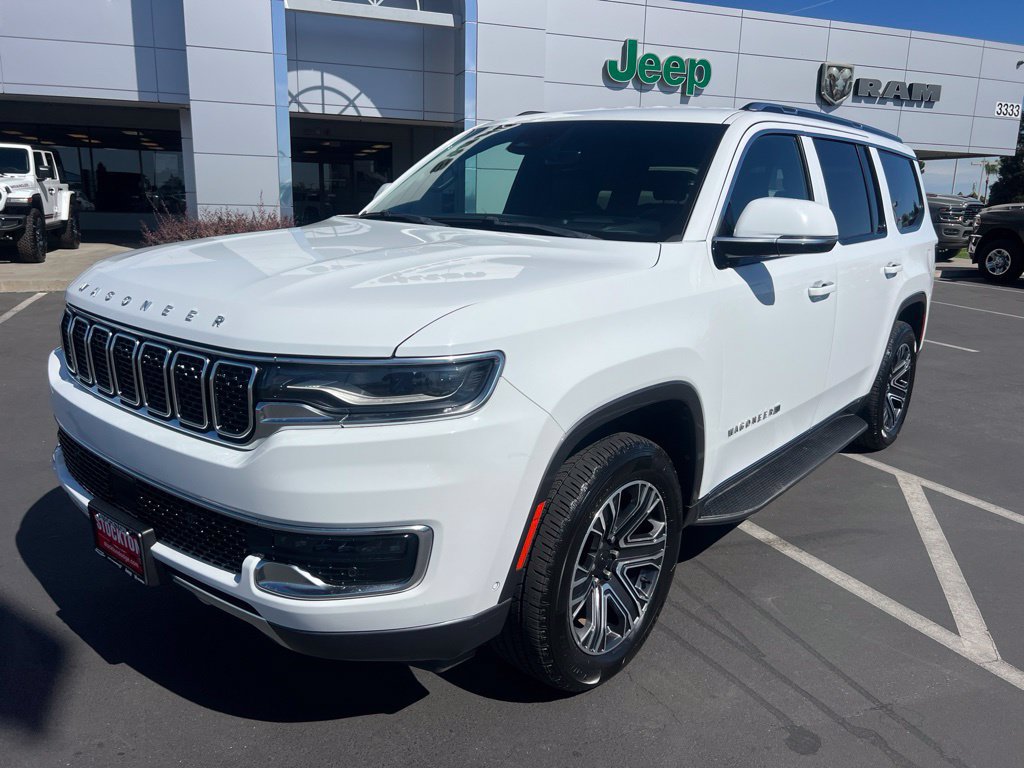 Used 2022 Jeep Wagoneer Series III AWD/4WD image 3