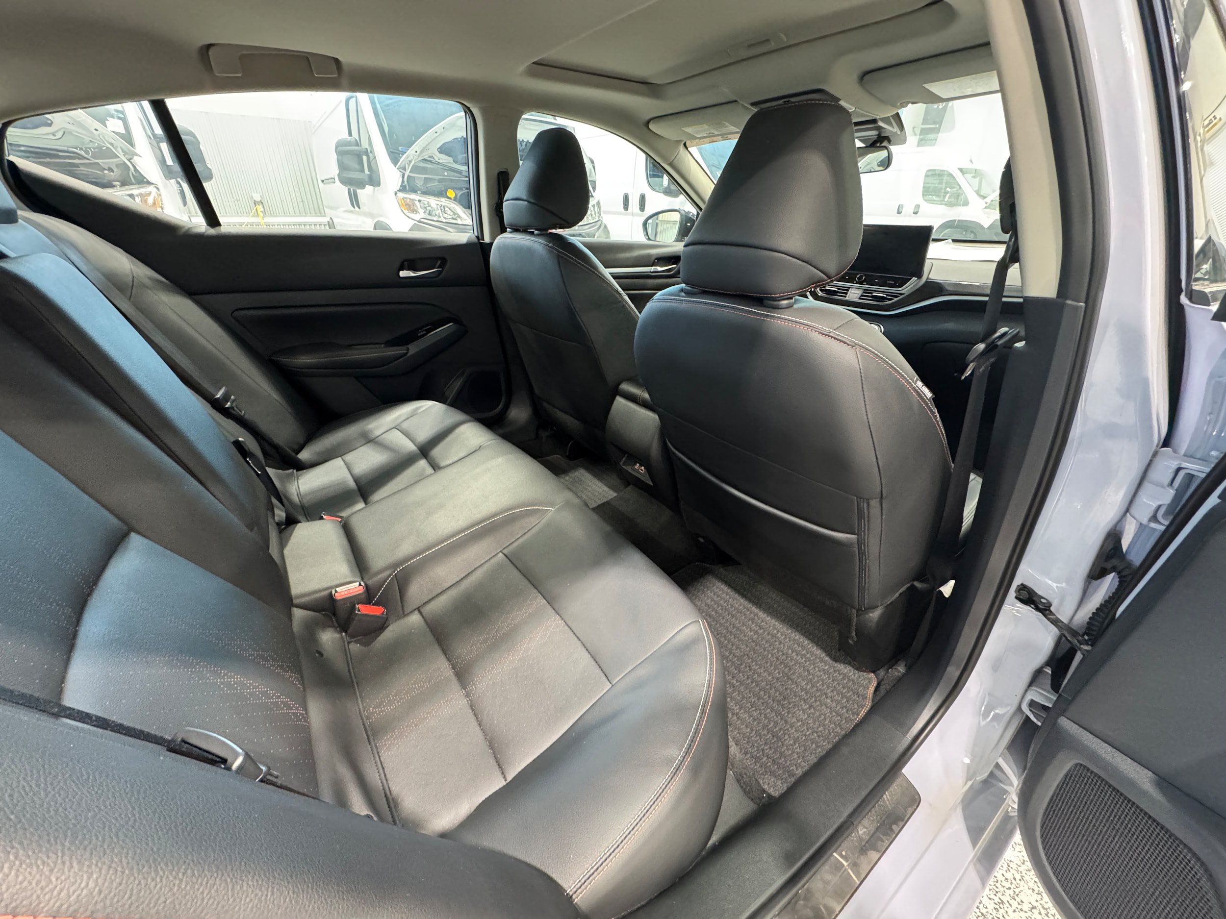Used 2025 Nissan Altima 2.5 SR AWD/4WD image 12