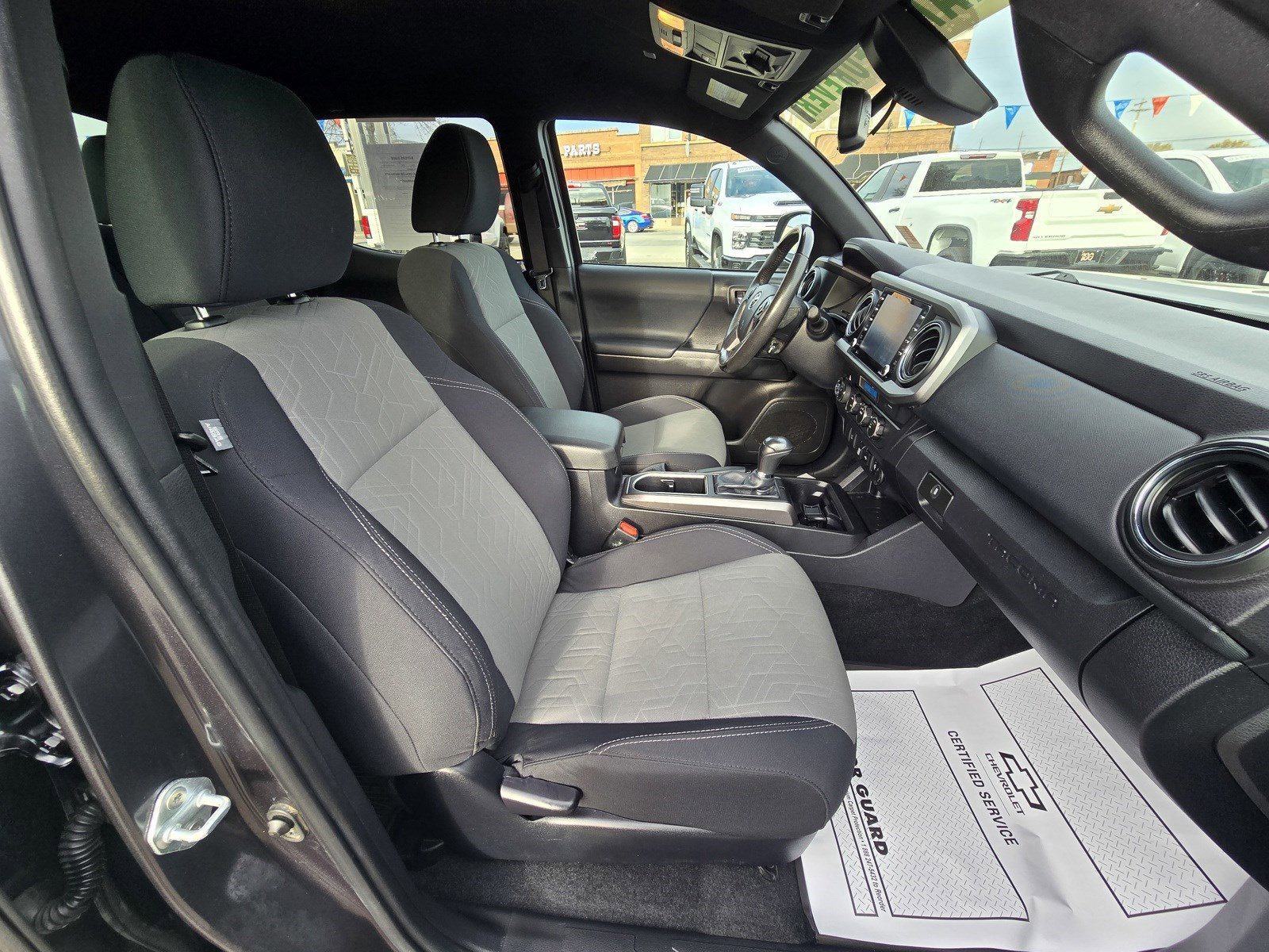 Used 2022 Toyota Tacoma TRD Off-Road image 23