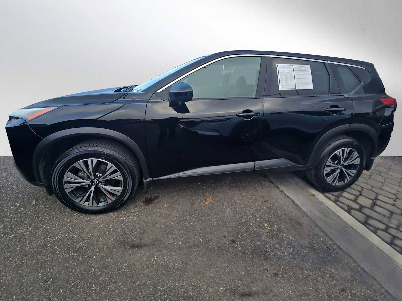 Used 2023 Nissan Rogue SV image 6