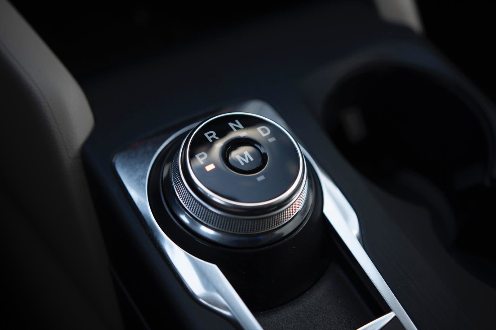 Used 2020 Ford Escape Titanium image 10