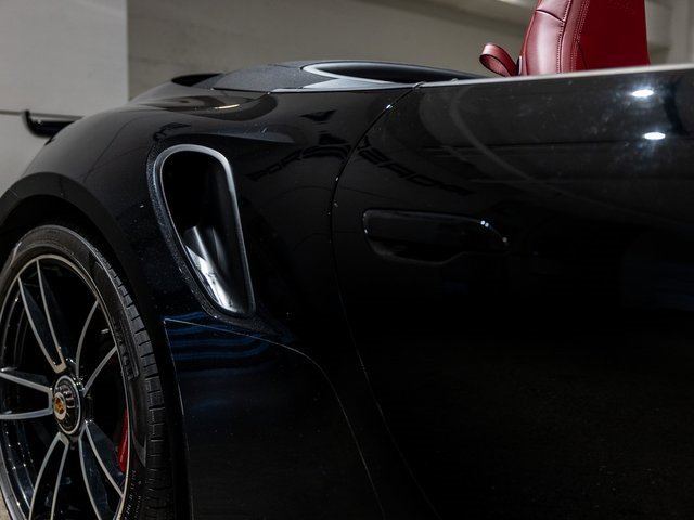 Used 2021 Porsche 911 Turbo image 17