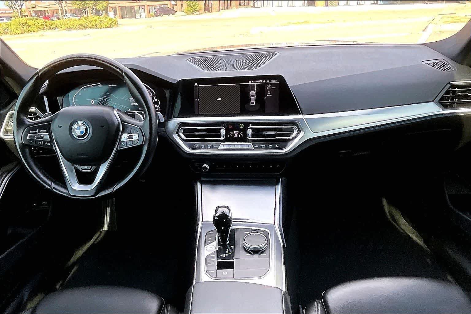 Used 2022 BMW 330e xDrive AWD/4WD image 10