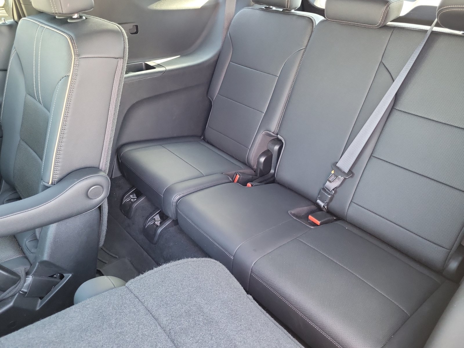 Used 2025 Chevrolet Traverse High Country AWD/4WD image 21